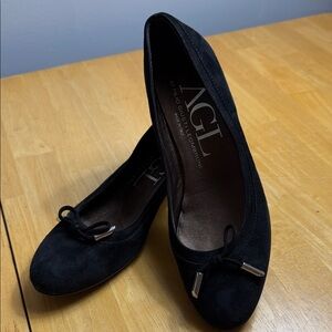 AGL Women's Elegant Black Suede Pumps